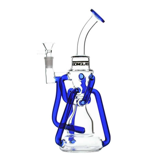 Descubre el Shiva Blue, un bong que destaca por su diseño atractivo y su excelente rendimiento. Fabricado en borosilicato, ofrece durabilidad mientras asegura una experiencia suave gracias a su sistema de filtración eficiente. ¡Hazte con uno hoy!