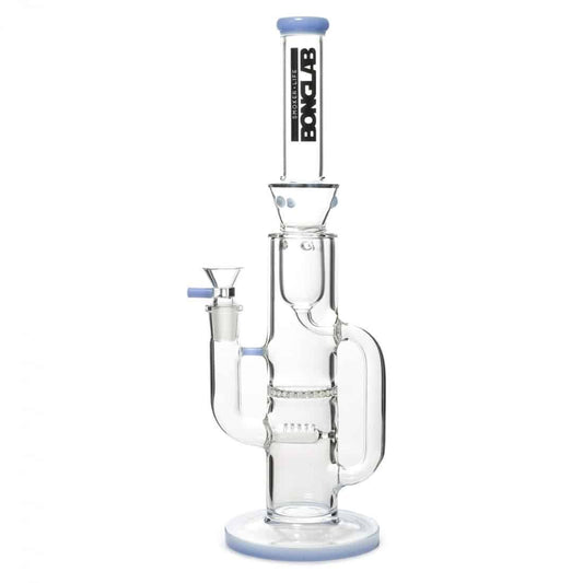 Descubre el Mad Professor Blue, un bong que desafía a los fumadores más experimentados con su diseño innovador y eficiente sistema de percoladores. Ideal para quienes buscan calidad en cada sesión; no te quedes sin probarlo.