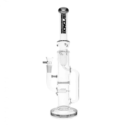 El Mad Professor Black es el bong ideal para los fumadores exigentes. Con su diseño sofisticado y tres percoladores que optimizan la filtración, garantiza una experiencia superior en cada bocanada. Hecho de borosilicato, combina durabilidad con estilo. ¡Consíguelo ya!